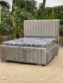 A picture of Bedsofa mpya 173000 free delivery 0757044140