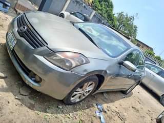A picture of Nissan Altima 2010 registered