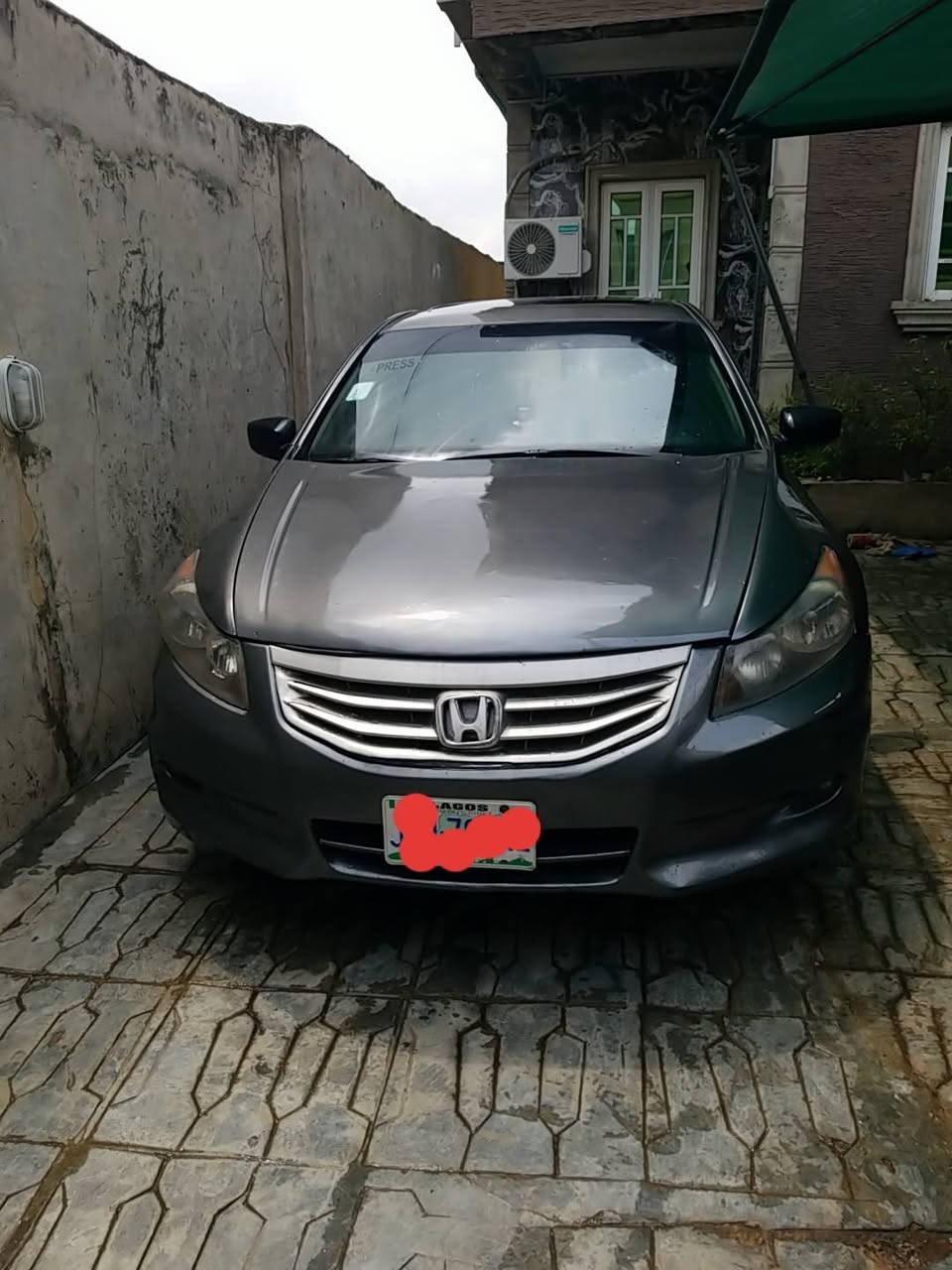 A picture of Keyless Thumb Start Honda Accord 09 010
