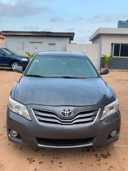 A picture of Toyota Camry 08
