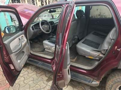 A picture of 2004 Toyota Sequoia