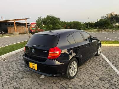 A picture of BM 1SERIES BEI 13M 0682287760