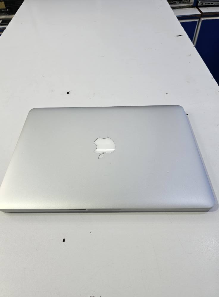 A picture of Mac Book Pro 2014