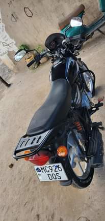 A picture of Inauzwa boxer bm125 pkpk nimpya full documents piga cma 0765887420
