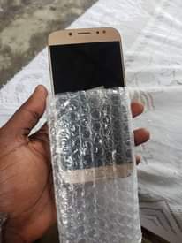 A picture of SAMSUNG j7 pro