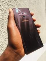 A picture of Samsung note 9