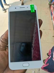 A picture of Nauza simu oppo mpya bado haijatumika GB 128 ram 8