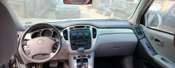 A picture of Distress TOYOTA HIGHLANDER 2005 3ROWS FOREIGN USED