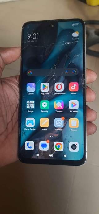 A picture of Redmi 12