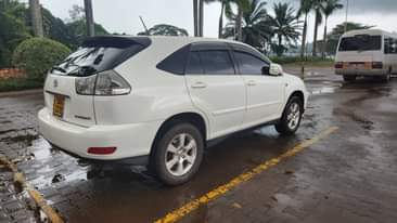 A picture of 2006 Toyota Harrier
