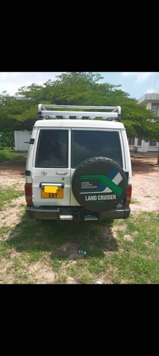 A picture of Toyota Landcruiser Hardtop Ihz Full ac Dashbord ndogo Inauzwa Bei