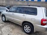 A picture of Neatly used Toyota highlander 2004 model Good engine and smooth