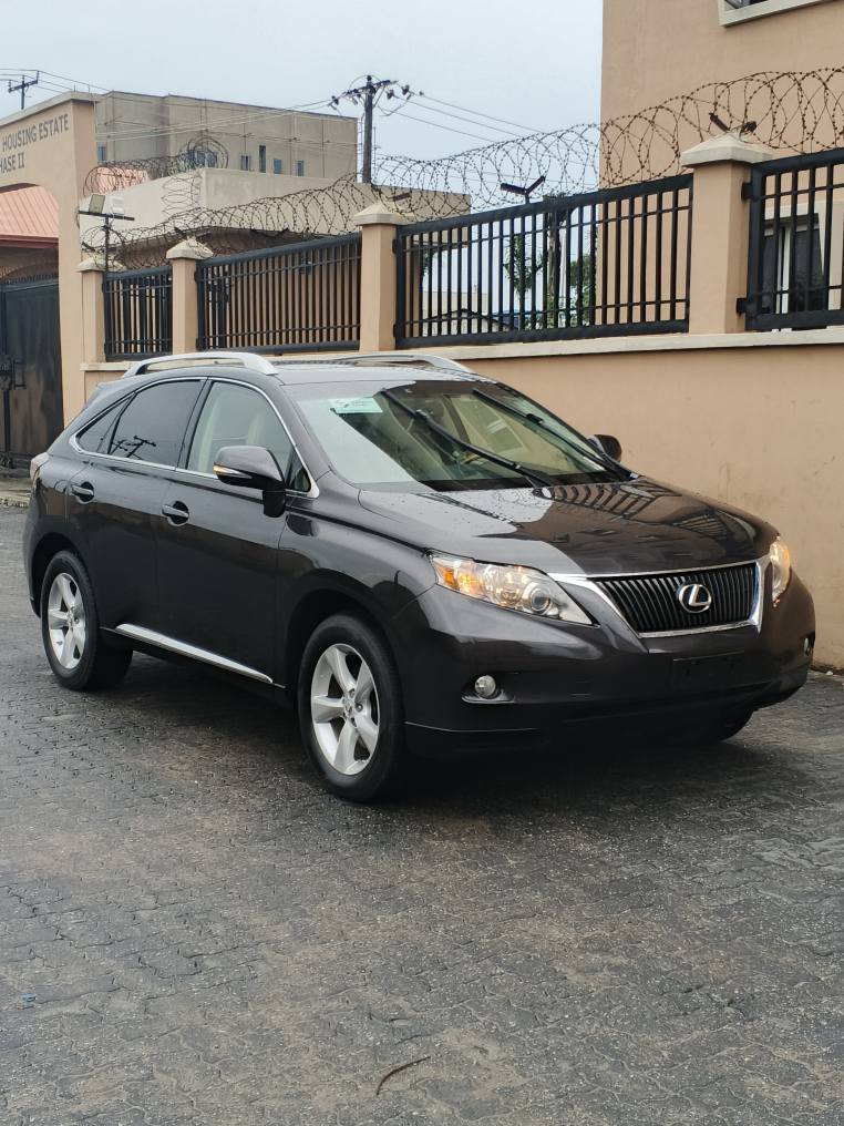 A picture of Lexus RX350 2019