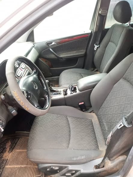 A picture of Mercedes Benz c200 Wagon first body Automatic transmission Engine and