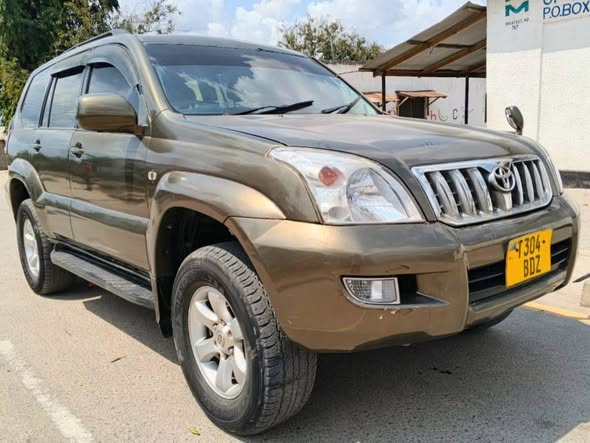 A picture of PRICE 13 5 Milion INATUPWAAH 0713350091 0749929307 TOYOTA PRADO 120