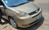 A picture of 2006 Toyota Sienna Xle with bad engine but still drives
