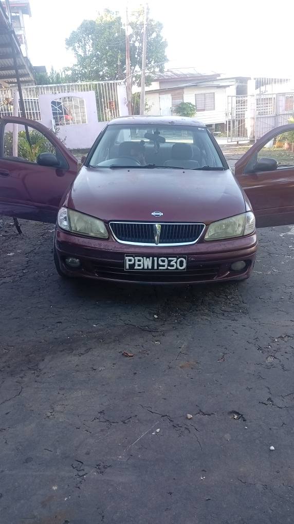 nissan almera