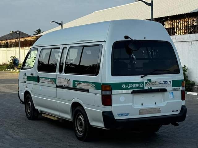 A picture of 2001 TOYOTA HIACE TSHS 49.8M PLUS USAJILI