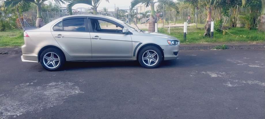 mitsubishi lancer