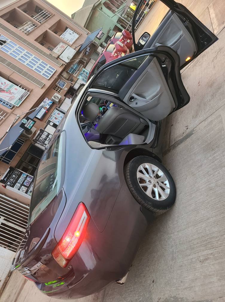 A picture of Highly maintained Toyota Camry 2010 model for sale 7.8M 4plugs