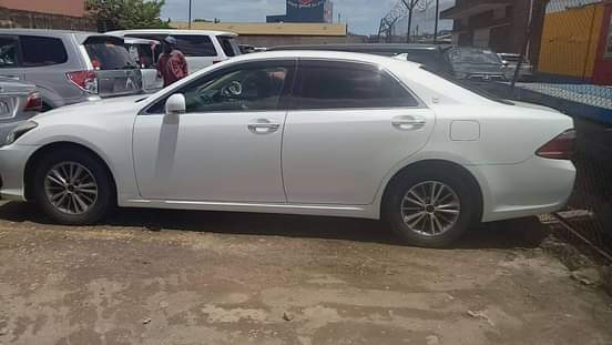 A picture of 2010 Toyota Crown