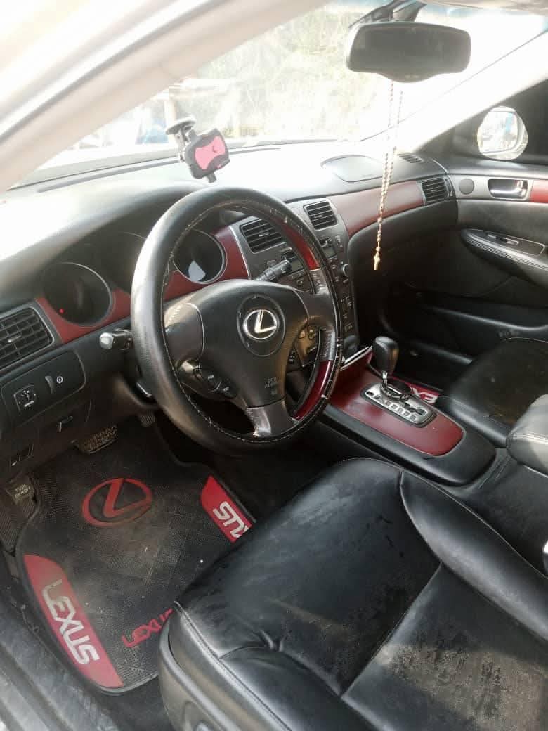 A picture of 05 Nigeria use es330 very well use for sale location