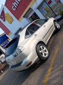 A picture of Lexus RX330