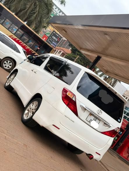 A picture of Alphard 2010 2 4cc