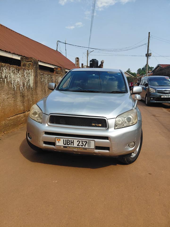 A picture of Rav4 2008