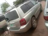 A picture of Toyota Highlander 2004