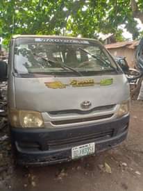 A picture of Toyota hummer 1 bus manual drive good engine and gear