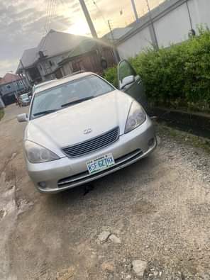 A picture of 2003 model es300 sharp engine and gear perfectly working fine