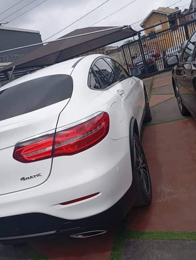 A picture of 2018 Mercedes Benz GLC300