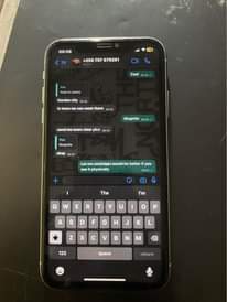 A picture of Iphone 11 64gb
