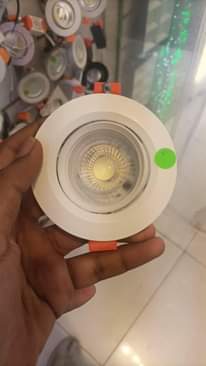 A picture of spot light max warm