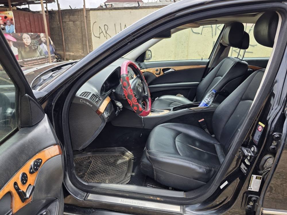 A picture of Benz E350 2008