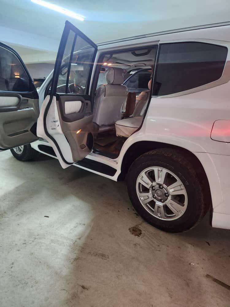 A picture of 2007 Toyota land cruiser