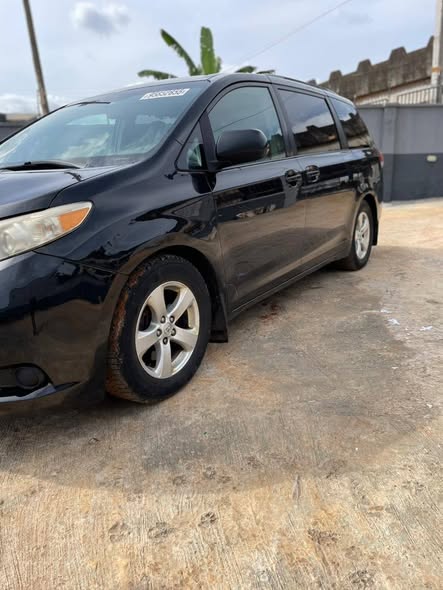 A picture of Toyota Sienna