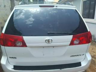 A picture of 2006 Toyota Seinna Space Bus
