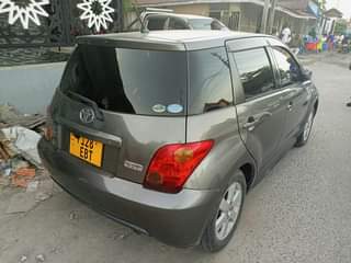 A picture of TOYOTA IST