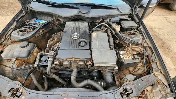 A picture of Benz COMPRESSOR C180 Coupe 4 Plug 2 Door Engine and