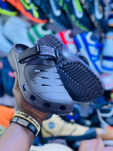 crocs