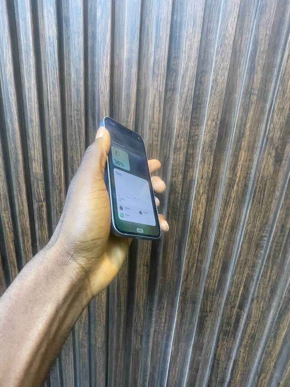A picture of IPhone 14