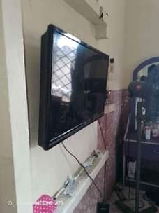 A picture of Neatly used tv