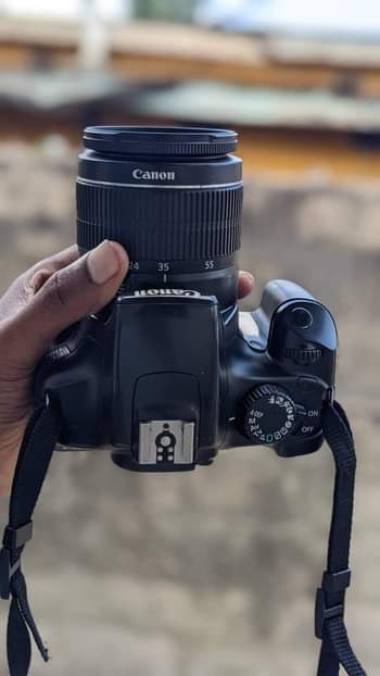 A picture of Canon 1100D clean