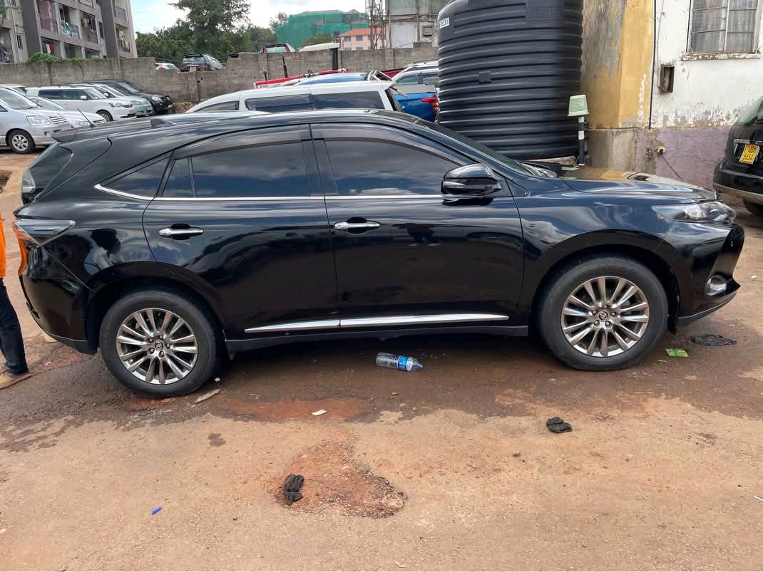A picture of Harrier 2015 2.0cc petrol 70M
