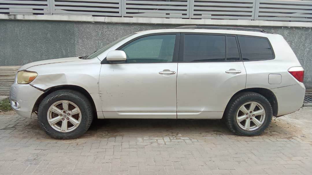A picture of Toyota Highlander 2009
