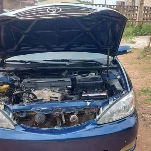 A picture of 2004 Toyota camry 04