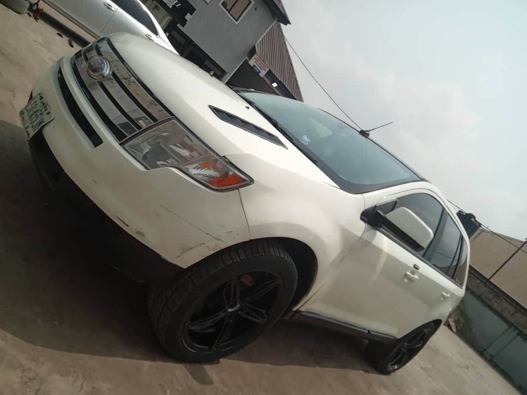 A picture of Ford Edge 2009 model FIRSTBODY Extremely Clean 07032131470