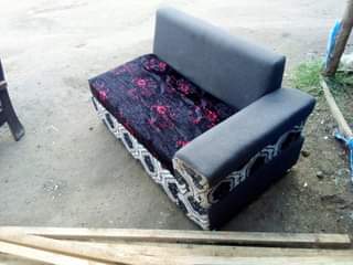 A picture of Nauza sofa ya kisasa sh 100000 usafiri bure ndani ya